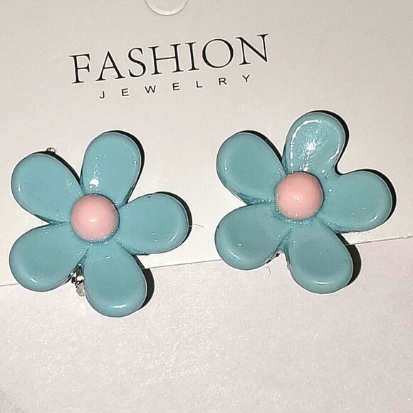Beautiful girls blue floral clip-on earrings for kids - Picture 4 of 4